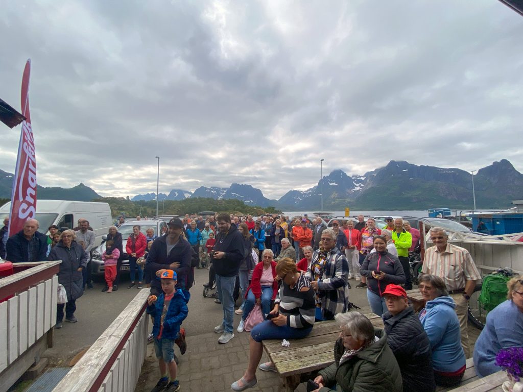 Mange møtte opp for å få med seg åpningen av Snarkjøp Digermulen som høyteknologisk.